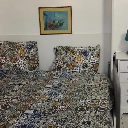 Proche De La Avec Jardin Louvieres (Calvados)